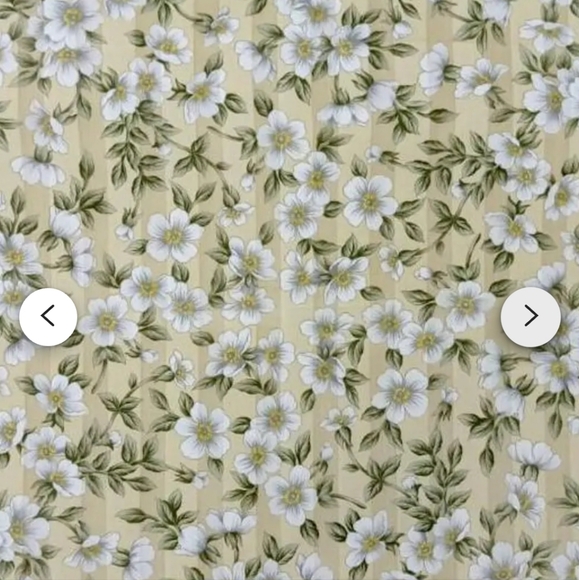 ❣️💥HOST PICK💥 NWOT Valentino Hankerchief❣️ - Picture 7 of 9